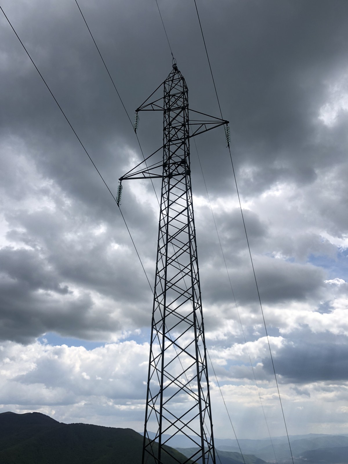 Саниран е хаварисаниот столб  на 110  kV  ДВ ТС Самоков - ТЕ Осломеј